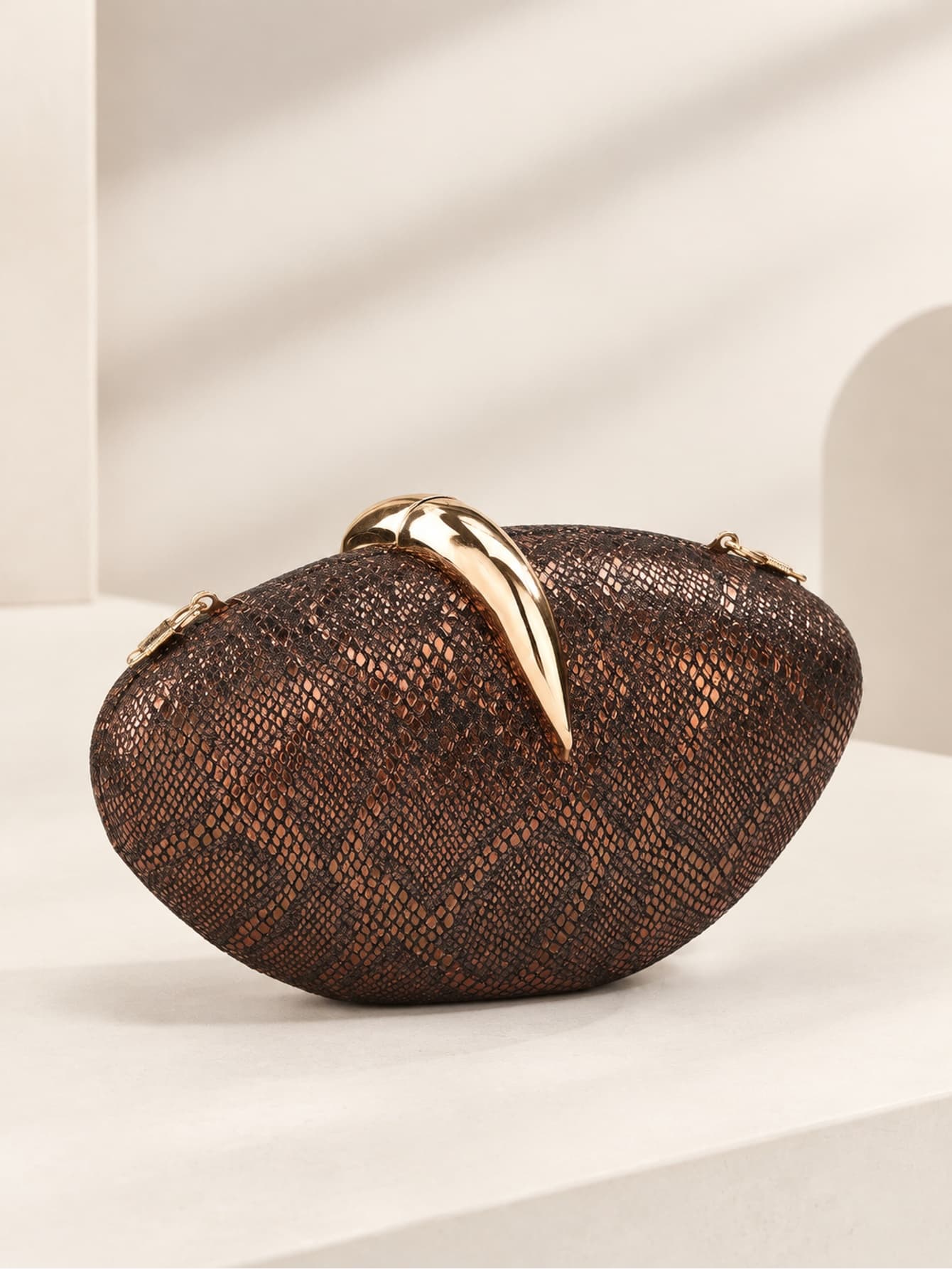 1380-5-Brown, photo 2